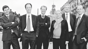 L A N N E B O F O N D E R Halvårsrapport 2006 Fr v: Göran Espelund, Johan Lannebo, Mats Gustafsson, Karin Haraldsson, Peter Rönström och Fredrik Lithell.