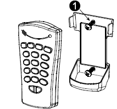 Manöverpanelen 1. Lyft ur manöverpanelen ur sitt fäste. 2. Ta bort batteriluckan bakpå manöverpanelen 3. Tag ur det gamla batteriet.