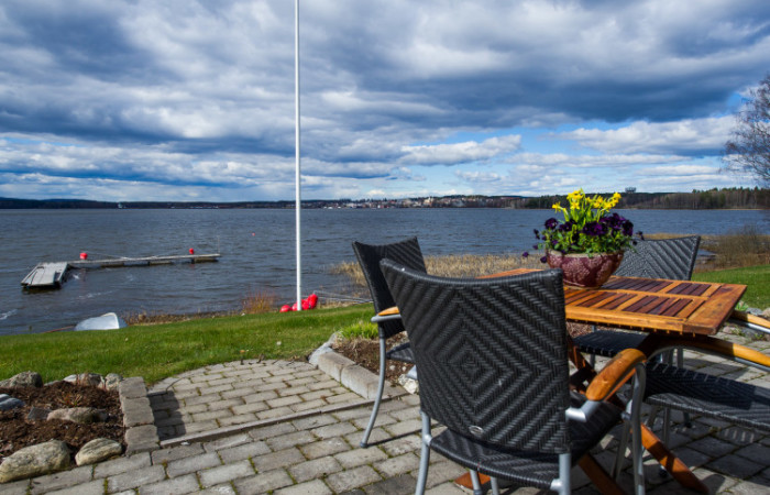 Vill man ha närhet till vatten och båt, njuta av vackra solnedgångar och ha trevliga