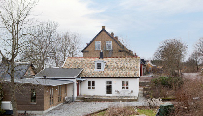 Län Skåne Gatuadress Kommun Lund Storlek 5 rum (3 sovrum) / 150 m² Tillträde tidigast Enligt överenskommelse " Byn består av ett dussin hus, en gammal fin stenkyrka och en Waldorfskola med barn från