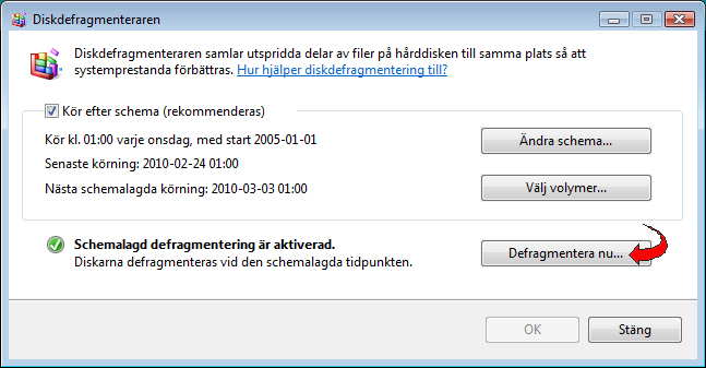 Du får nu upp nedanstående fönster och här klickar du på Defragmentera nu.