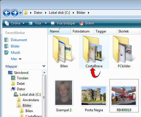 Nu kan man se att mappen Bilder innehåller fem undermappar och en del bilder som inte är placerade