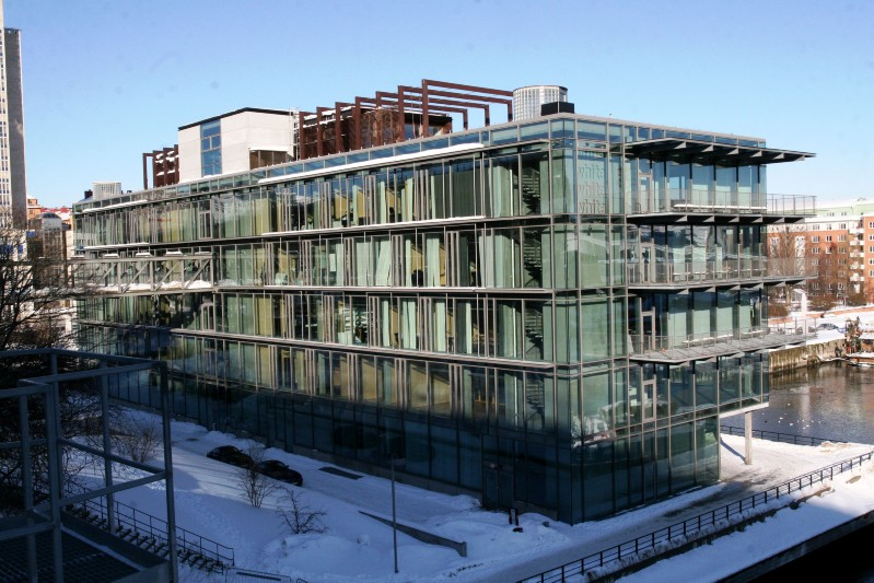 Whites huvudkontor i Stockholm Att lyckas med att få ihop de estetiska och tekniska aspekterna på ett så pass bra sätt är ovanligt och i detta fall var det kanske tack vare arkitekternas roll i