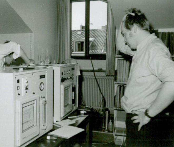 Svaveldioxidhalterna i Malmö Malmö stads hälsovårdsnämnd gjorde sin första svaveldioxid (SO2) mätning under hösten 1963 vid Davidhallsgatan med anledning av klagomål på dålig luft från den intensiva