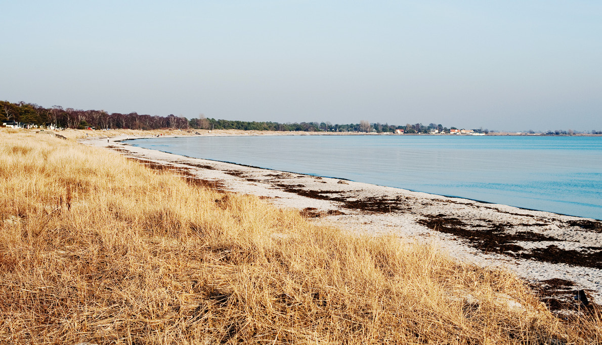 LÄENHET 1001/1002 3 RUM & KÖK 114M 2 Härlig havsutsikt över Öresund Mäktig uteplats på 66 m2 mot nordväst och nordost alt sydväst Stort vardagsrum och kök med enastående
