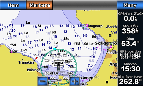 Sjökort och 3D-sjökortsvyer Visa och konfigurera kompassrosor På navigationssjökortet eller fiskekortet kan du visa en kompassros runt båten, som anger kompassriktningen.