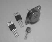 Spänningsreferensdioder OBS: priset för dessa dioder är /st. Generic Artikel Art.nr Pris/st 1N825 6,2V +0.019- V vid BN208 3,00 7.5mA, spänningsreferensdiod 1N825 336Z2,5 LM336Z-2,5V /Ns BEG.