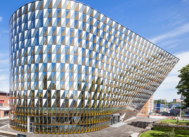 Detta är Akademiska Hus 3 Vi är Sveriges näst största fastighetsbolag Statligt ägda, med fokus på universitet
