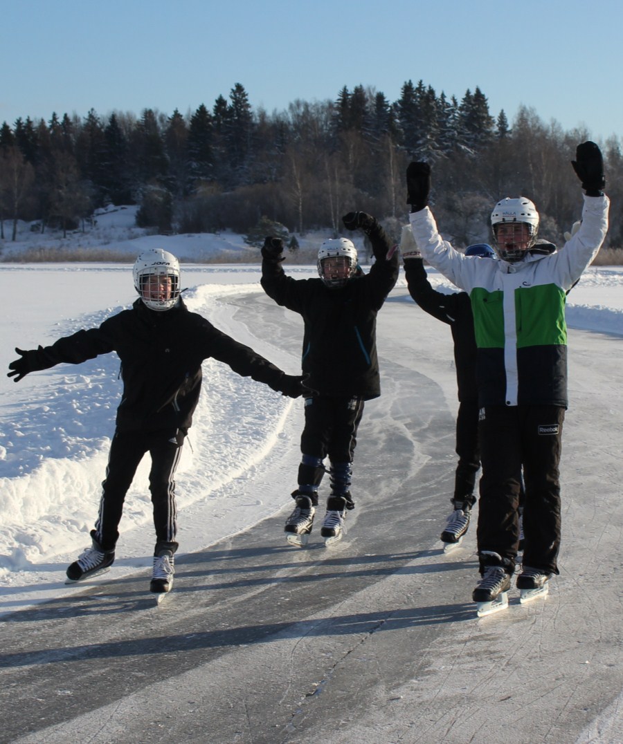 Skulle vintekylan försvinna och isen bli sämre kan friluftsdagen bli inställd och då blir det istället lektioner enligt schema. Detta meddelas i sådana fall under vecka 7.