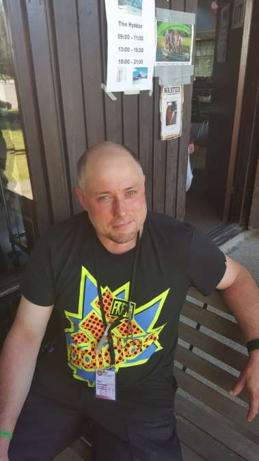 Han vill att vi lägerdeltagare ska tänka på att inte skynda, kolla vart man