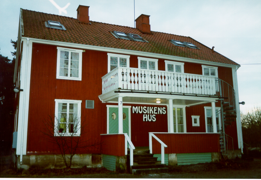 VALLENTUNA KOMMUN Årsredovisning 2000 Del 2