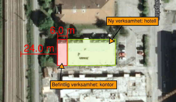 Figur 13. Om riskreducerande åtgärder vidtas är det ur risksynpunkt acceptabelt att placera hotellverksamhet minst 27 meter från järnvägen (d.v.s 3 meter in i aktuell byggnad). Figur 14.