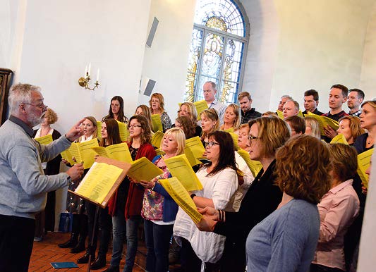 Blickar bakåt och framåt September månad bjöd på Musikcafè i Jägra bystuga med S:t Olofskören, en välbesökt sopplunch med orgelmusik under hälsoveckan och konsert med Harald Östergrens vokalensemble.