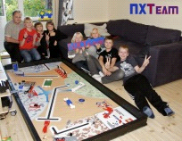 FIRST LEGO League Härnösand 2010 Presentasjon av laget NXTeam Vi kommer fra Sundsvall Snittalderen på våre deltakere er 12 år Laget består av 0 jenter og 8 gutter.