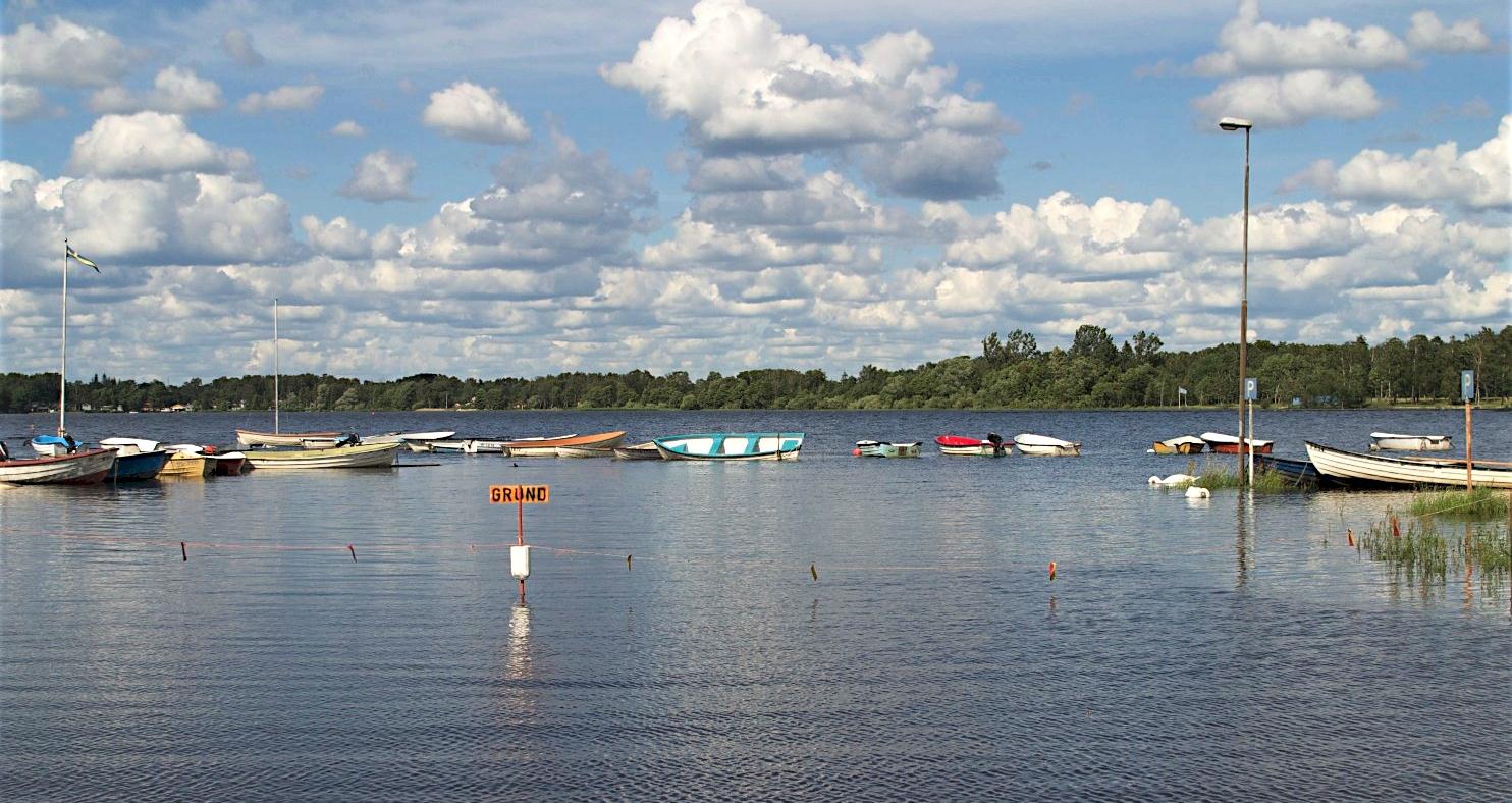 Finjasjön är känslig för översvämningar pga sänkningen och Hörlingeån