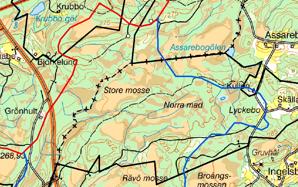 Figur 6 Huvudavrinningsområde markerat med rött och delavrinningsområde med blått. Store mosse och Assarebogölen tillhör olika delavrinningsområden.