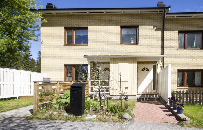 Län Västernorrland Gatuadress Kommun Sundsvall Storlek 3 rum (2 sovrum) / 81.