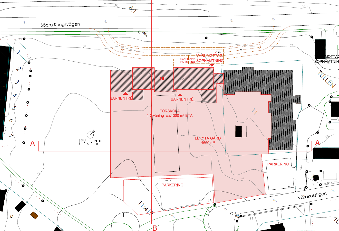 Förslaget Idéskiss. I ansökan är förslaget en tillbyggnad på 1 till 2 våningar. Byggnadsarean är ca 870 kvm och bruttoarean är ca 1300 kvm. Lekytan utomhus är ca 4600 kvm.