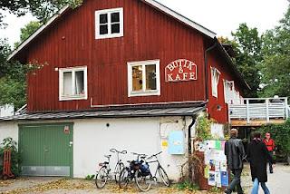 Saltå café Datum: Lördagen den 14 juli. Tid: Klockan 13.30 åker vi från Powerhuset, Dagagatan 22. Kostnad: Bilresa: 25 kronor per person.