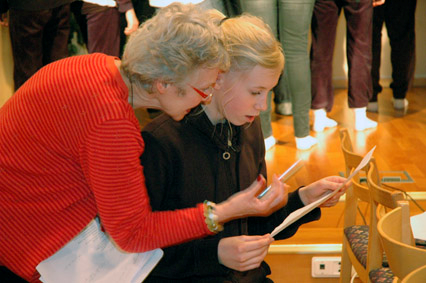 Barnrytmik På fredagar kl:10:00 samlas många av Björkö s föräldralediga till barnrytmik. Mellan 30-60 personer har vi varit under samlingarna där vi sjunger och lär oss rim och ramsor av olika slag.