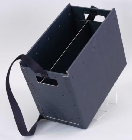 MOBIL FÖRVARING 3012 TOOLBOX Förvaring för det mobila kontoret Plastficka för visitkort på kortsidan. 392 kr B: 350 mm D: 265 mm H: 350 mm 3013 TOOLBOX LOW Låg modell av Toolbox.