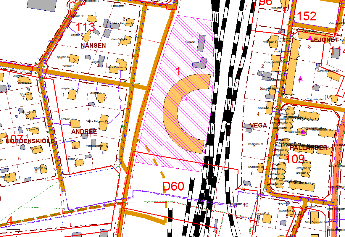 10(22) Figur 2.6 Planområdet för fastigheten 8:4, befintliga lokstallar 2.2 Järnvägen och transport av farligt gods Södra Stambanan passerar i direkt anslutning till fastigheten.