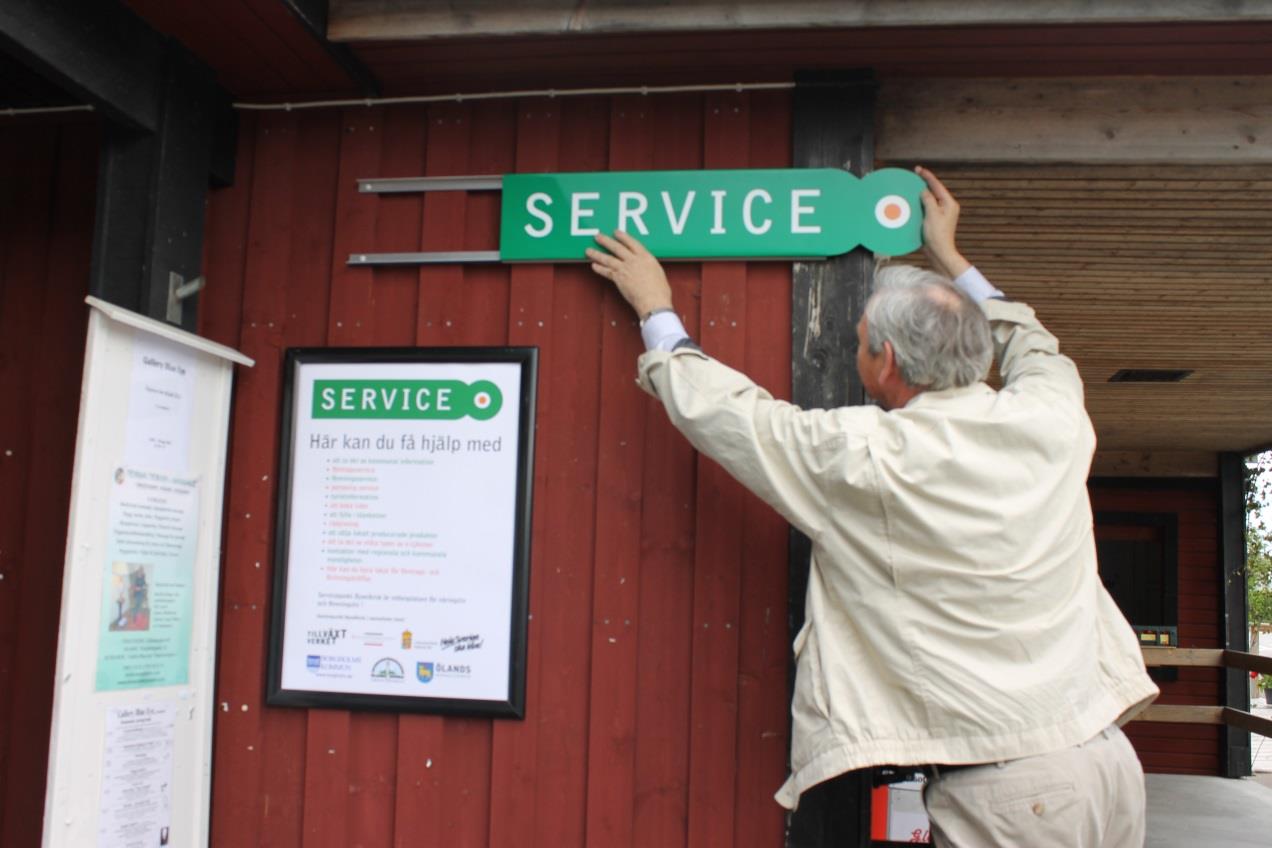 2013-10-04 Tillväxtverket Ärendeid 00162884 Diarienummer 2011003168 Slutrapport Servicepunkt Byxelkrok. Invigningen av Servicepunkt Byxelkrok.