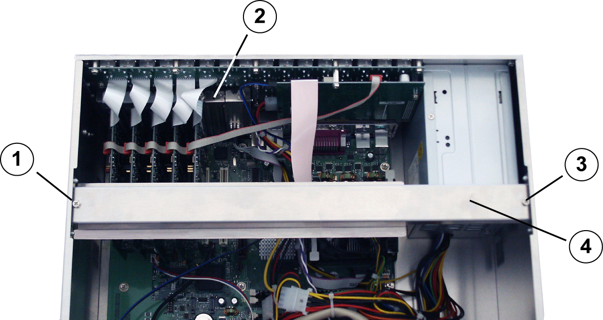 DiBos 8, SCSI Upgrade Kit 4 Uppgradera DiBos sv 5 Uppgradera DiBos Du behöver en ledig PCI-plats för att kunna uppgradera DiBos. 4.1 Förberedelser Innan du installerar SCSI-adaptern: 4.2 1.