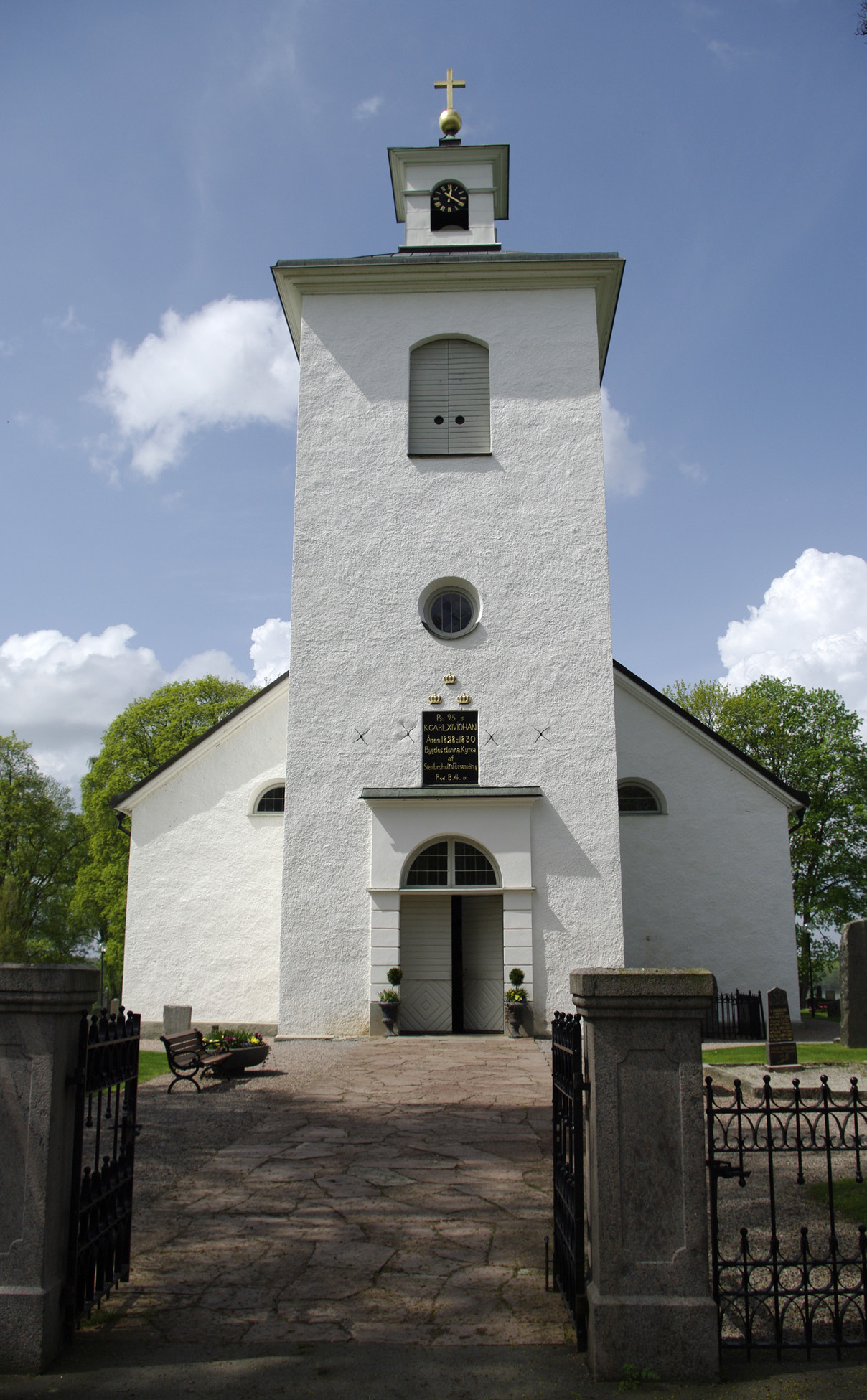 ofta träffat kyrkoherden och hans son borde vara självklart Det kan tom tänkas att han varit närvarande i Stenbrohult kyrka den där vårdagen då Carl döptes Vi vet ju att han var kyrkovärd, dock