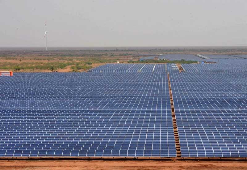 Världens största solenergianläggningar Oktober 2015 1. Solar Star USA 2015 2. Topaz Solar USA 2014 3. Desert Sunlight USA 2015 4. Copper Mountain USA 2015 5. Charanka Indien 2012 6.
