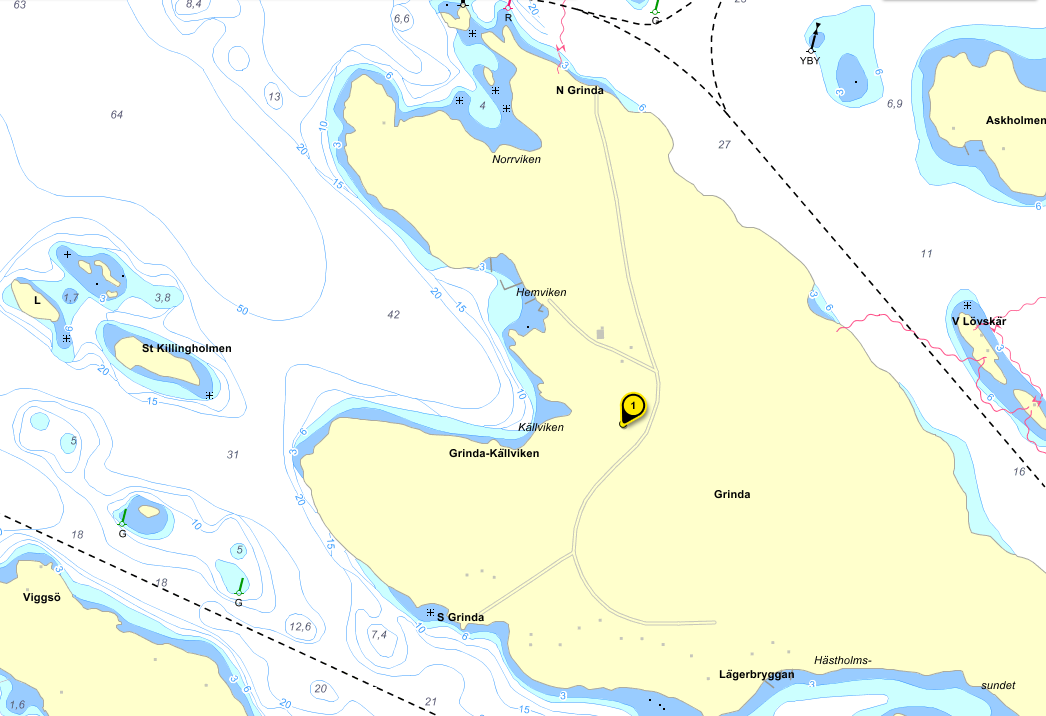 Vi på vår båt agerar startfartyg (Dufour 45 med namnet Skidbladner, Dufourflagga i riggen). Startlinjen är en tänkt linje mellan vår båt och Grinda enligt sjökort nedan. STARTLINJE/ STARTRIKTNING!