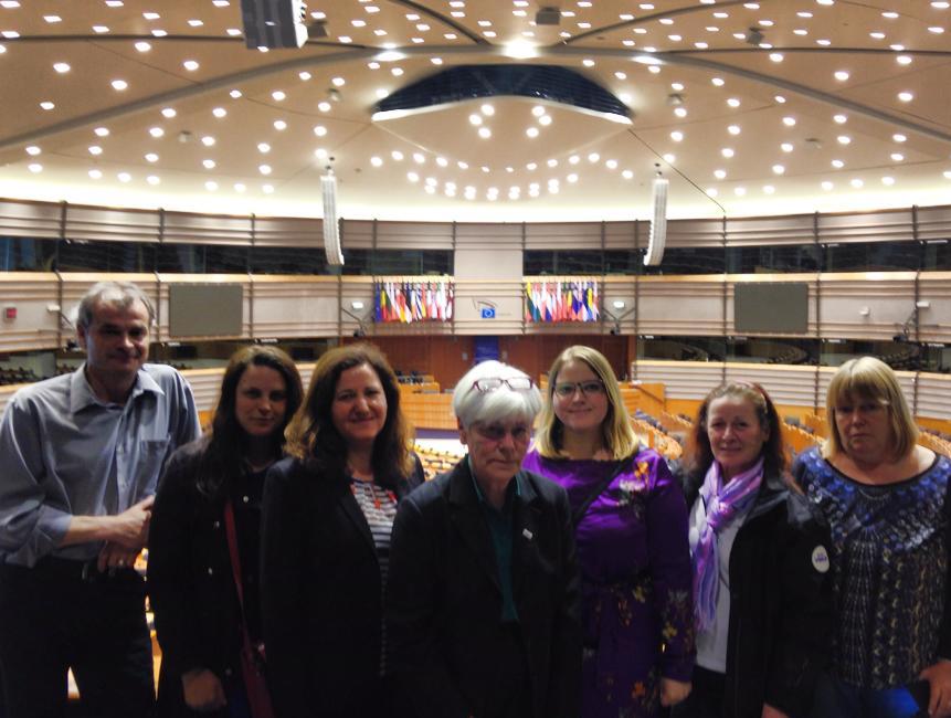 2.2.1 Revisorer Eila Hellman (ordinarie) Lennart Öström (ordinarie) Eva Fagerhem (ersättare) Susann Holm (ersättare) 2.2.2 Valutskott Eva Fagerhem (sammankallande) Behiye Arikan Björn Adolfsson