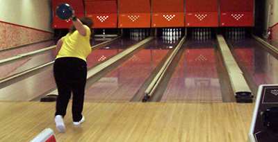 Bowlingen kostar 750 kronor per termin. Spelarna får faktura från Vuxenskolan. Uppehåll den 10 februari, 17 februari, 19 februari och 21 april.