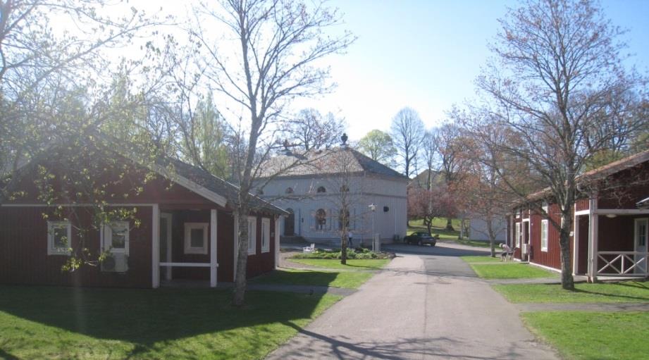 Varje vår och höst anordnar Skara, Götene och Lidköpings kommuner i samband med Röda korset vistelser på stiftelsen Piperska i Lundsbrunn.