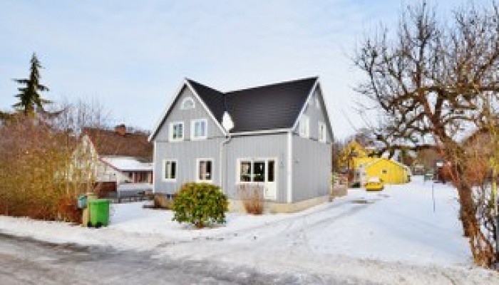 Duvevägen 3 Län Västra Gatuadress Duvevägen 3 Götaland Kommun Vänersborg Storlek 8 rum / 210 m² Tillträde tidigast Enligt överenskommelse " Det bästa med denna bostaden är den låga energikostnaden