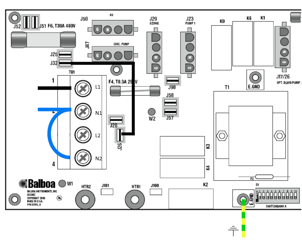 Bad med spapack GS500 Ansluts med 230V, 1x16A alt. 2x16A. GS500 GS500: 1x16A. En tre ledare, 3x2,5m², dras från separat säkring och jordfelsbrytare till spabadet.