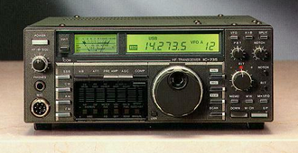 Komma igång - Hårdvara Krav på transceiver Det du redan har duger förmodligen... Tillbehörskontakt eller mikrofonkontakt. Digitala trafiksätt innebär 100% duty cycle!