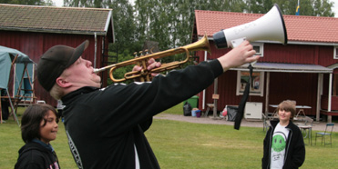 Equmenias riksläger Trampolin (1-9/8) och Däldenäslägret (30/7-3/8) går lite i varann, tyvärr. Men en ny möjlighet har öppnat sig, så de som vill kan vara med på Trampolin 4-9/8.