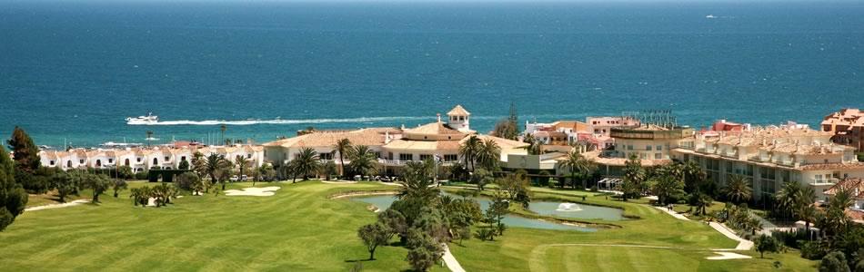 Längst hela Costa del Sol (ofta kallad "Costa del Golf" finns en mängd golfbanor, Sotogrande, San Roque och Valderrama ligger t.