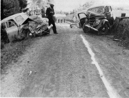Trafikolyckorna ökar 1946 dog 461 personer i vägtrafikolyckor 1953 hade antalet ökat