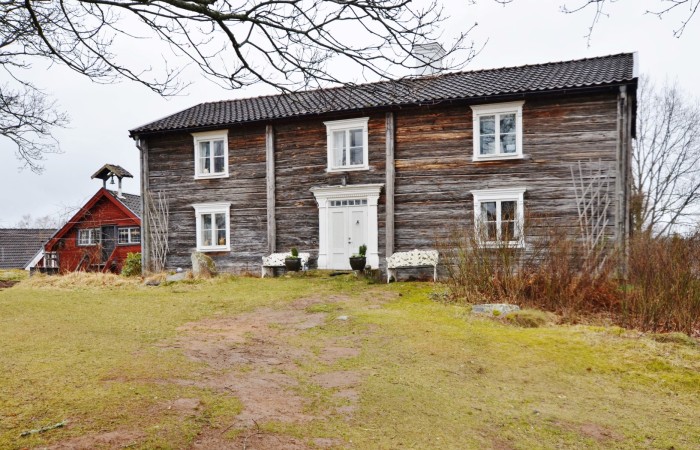Län Östergötland Gatuadress Kommun Ydre Storlek 5 rum (2 sovrum) / 180 m² Område