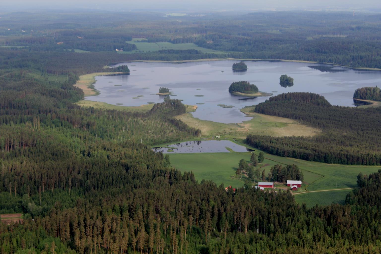 Mångsidiga EKOSYSTEMTJÄNSTER för restaurerande och vård av livsmiljöer