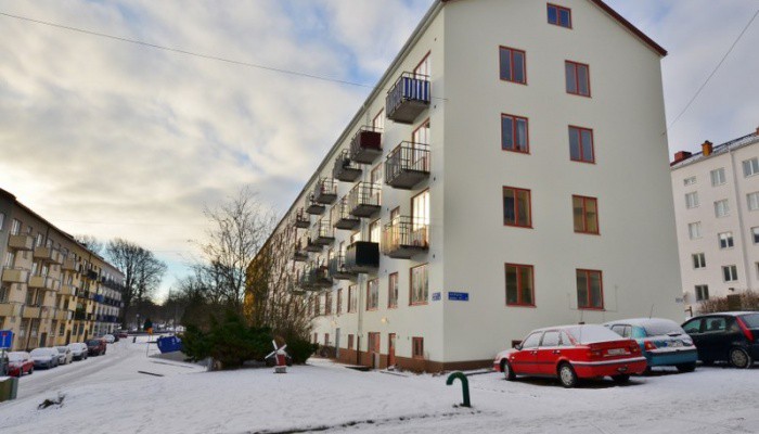 Län Västra Gatuadress Götaland Kommun Göteborg Storlek 1 rum / 36 m² Tillträde tidigast Enligt överenskommelse " Det är en ljus genomgångslägenhet om 1 rok + balkong med morgon-och förmiddagssol.