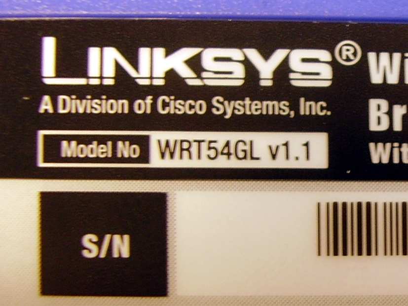 Innan du börjar Kontrollera så att du har rätt typ av router. Jag har personligen bara provat DD-WRT firmware på hårdvara LINKSYS WRT54GL v.1.1 I filen hwsupport.