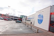 Tillbyggnad Livsmedelsbutik Nybyggnad Garage Nybyggnad Personallokal Rivning Livsmedelsbutik Antal våningar 1 st Byggnadsarea 3670 m2 Tillbyggnad av livsmedelsbutik & parkeringsdäck i Varberg Ica