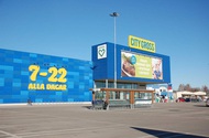 Byggnadsarea 990 m2 Bruttovolym 4000 m3 Nybyggnad av city gross mm i Örebro City Gross, Systembolaget City Gross, Örebro Om- och tillbyggnad av industrilokal för City Gross.