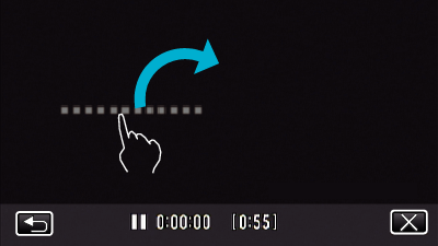 Inspelning 0 Om man trycker på knappen SNAPSHOT igen startar den automatiska timern på 10 sekunder 6 Den som tar kortet kommer in i bilden Spela in videor med datum och tid Man kan spela in videor