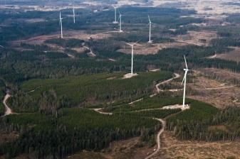 Tumregler MW = Megawatt = kapacitetsmått 1 vindkraftverk 1,6-3, MW MWh = Megawattimme = Energimått (produktion) 1 MW vindkraft 2 4-3 6 MWh under ett helt år (antar goda vindlägen ~6,5-7,5 m/s) 1 MWh