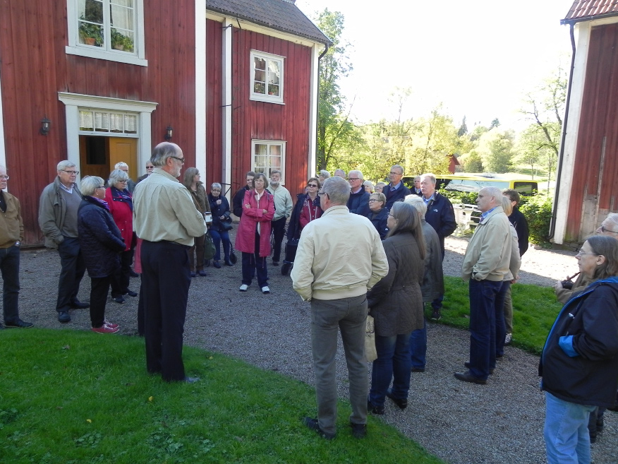 Bild från DIS-Bergslagens resa till bergslagsbyn Bråfors och ägaren