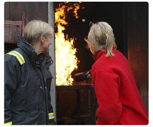 Kapitel 6. Kunskap, utbildningar och regler För att kunna hantera brandriskerna krävs organisation och teknik men även en medvetenhet hos hela personalen.